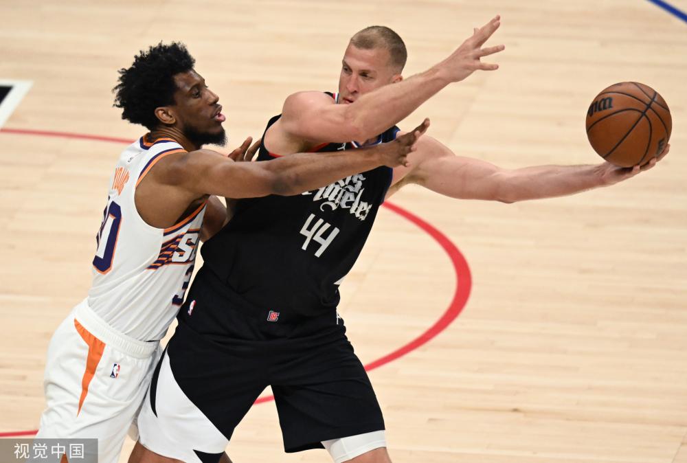 队的选手R 队的选手R